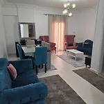 Comfortable Apartment In Front Of The Auc And The Spot Mall