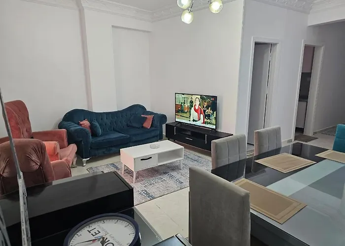 Comfortable Apartment In Front Of The Auc And The Spot Mall