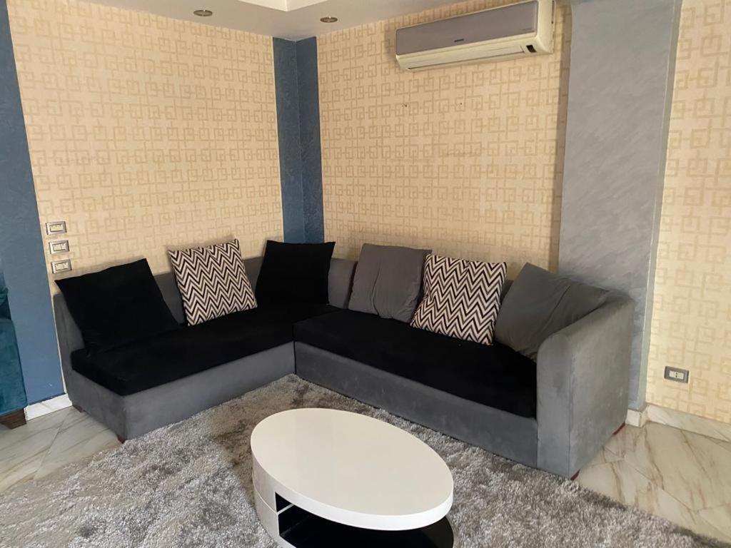 Apartment Luxury In Front Of The Auc