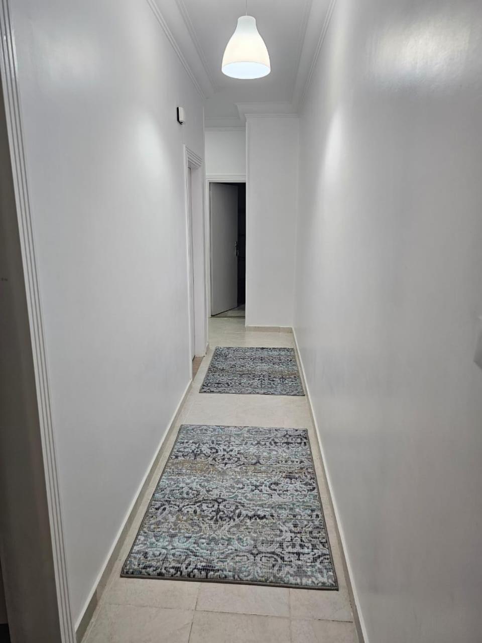 Comfortable In Front Of The Auc And The Spot Mall Cairo