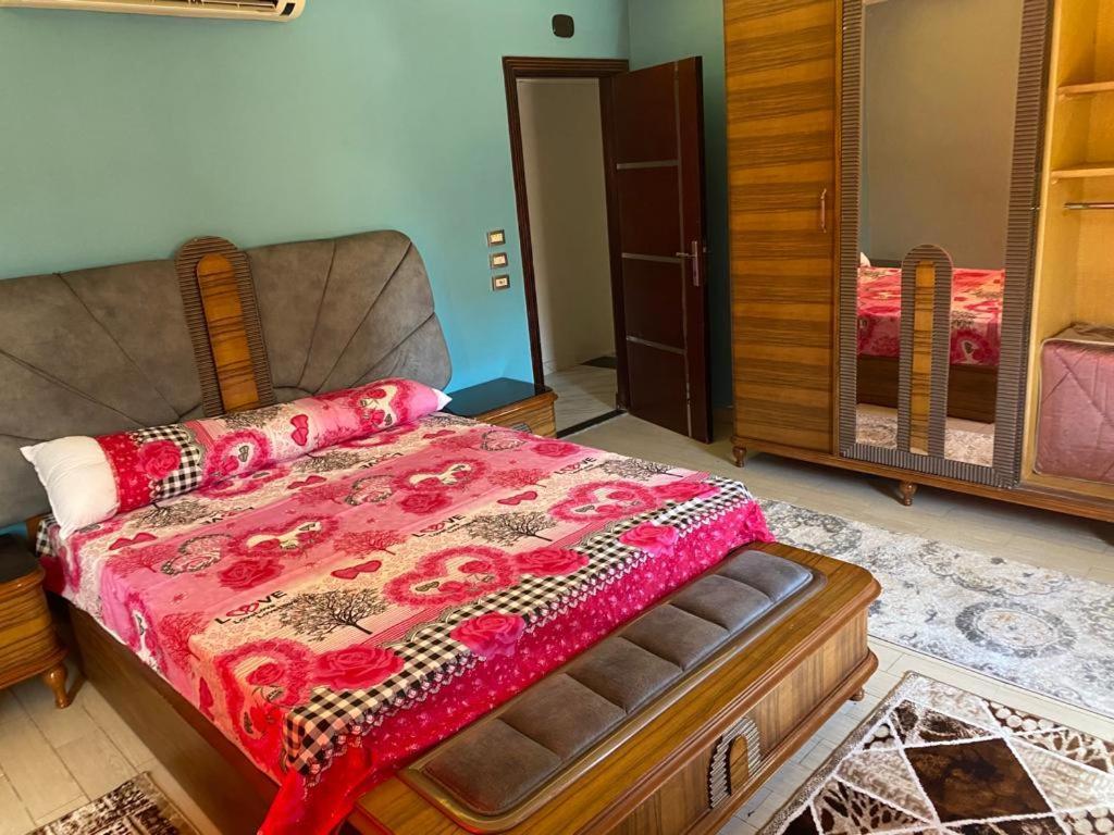 Comfortable Apartment In Front Of The Auc And The Spot Mall *